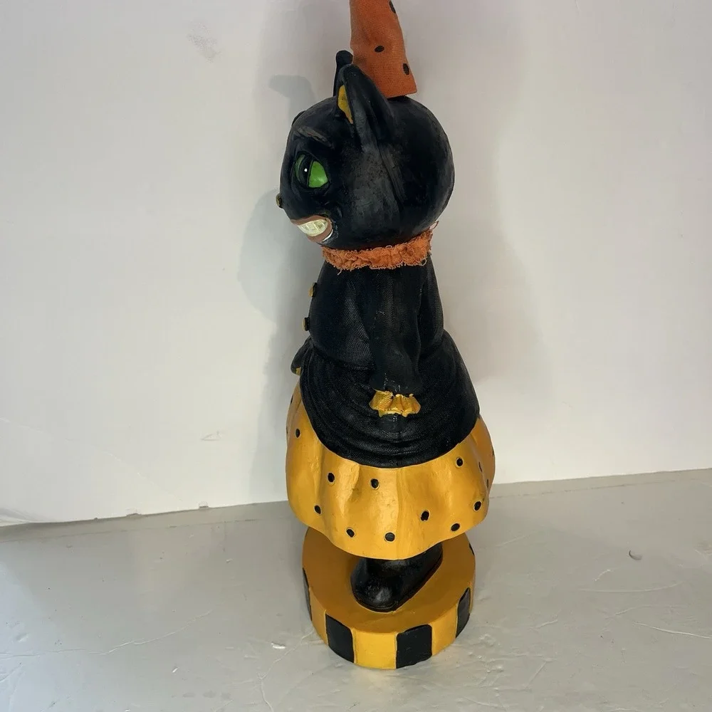 Halloween Ashland Smiling Cat Figure Resin Fabric Hat And Collar 10.5x7